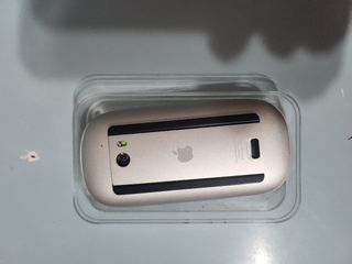 Apple Magic Mouse 1ª Gen 2009
