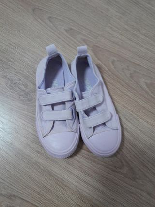 Zapatillas niña moradas velcro talla 32