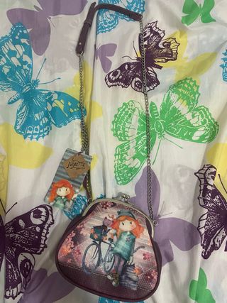 Bolso Ninete con cadena y etiqueta