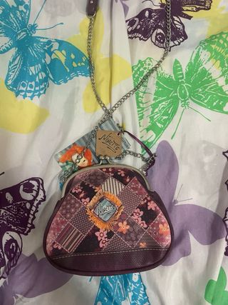 Bolso Ninete con cadena y etiqueta