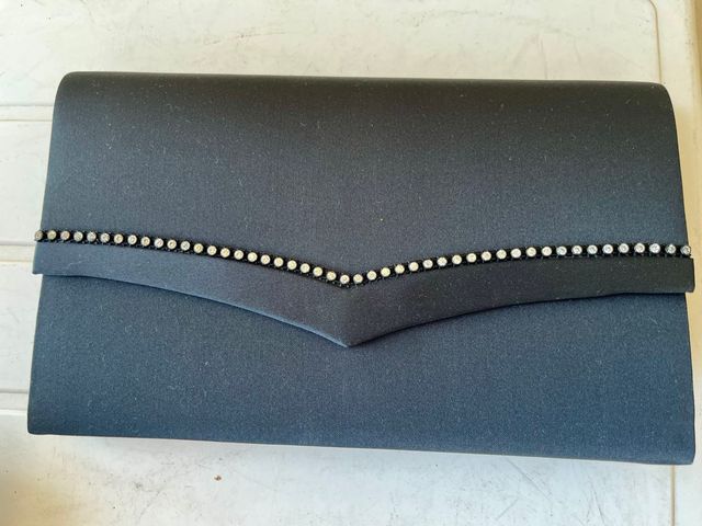 Bolso de fiesta negro con pedrería