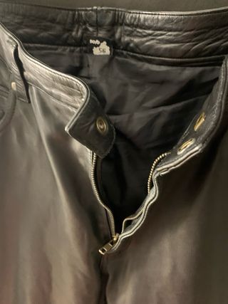 Pantalón Cuero Negro NOVO Talla 56
