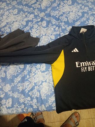 Sudadera Real Madrid Adidas Negra y Amarilla