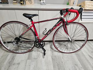 Bicicleta de carretera BH Roja y Negra