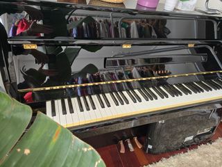 Piano Yamaha Negro Brillante