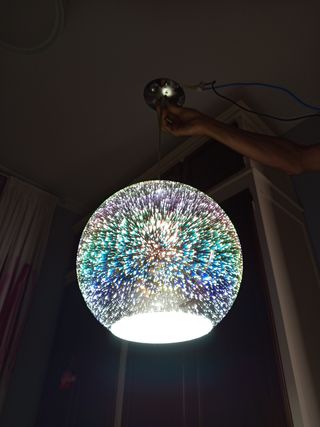 Lámpara colgante esférica de colores
