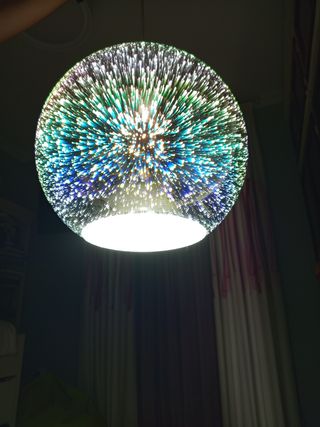Lámpara colgante esférica de colores
