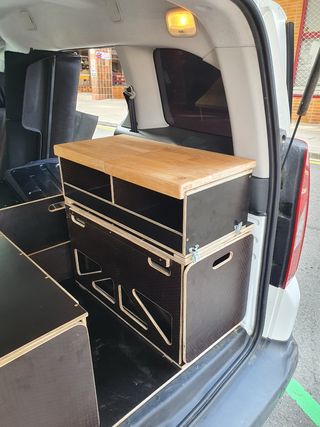 Mueble Cama Camper a Medida para Partner/Berlingo.
