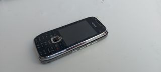 Nokia E75 Telefono Cellulare - Argento/Nero Scorre