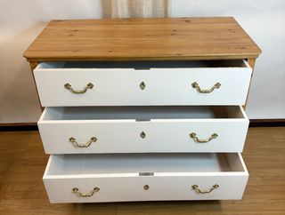 Cómoda Restaurada de Tres Cajones