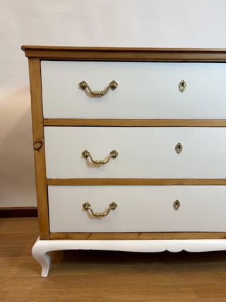 Cómoda Restaurada de Tres Cajones