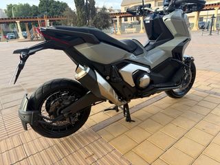HONDA X-ADV 750