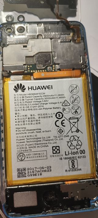 Huawei P10 lite nero/blu.  Per pezzi di ricambio