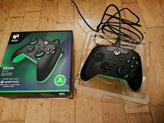 Mando PDP Neon Black Xbox Cableado
