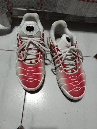 Zapatillas Nike TN Rojas y Blancas