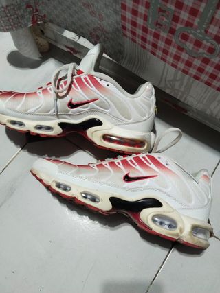 Zapatillas Nike TN Rojas y Blancas