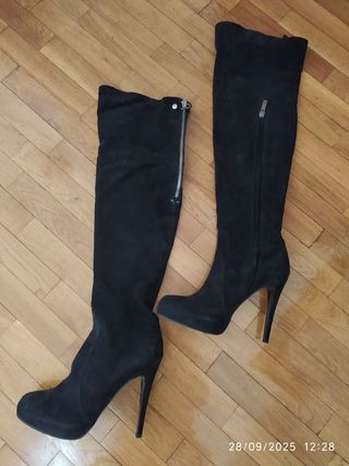 Stivali scamosciati neri tacco alto Tg 38