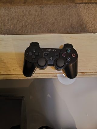 PS3 (PlayStation 3) FAT negra 
