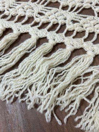 Chal tejido a mano beige