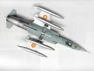 MAQUETA MONTADA Y PINTADA AVION F 104-G ESPAÑOL