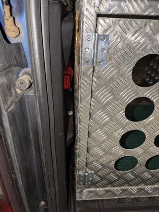 Cajón transporte perros aluminio