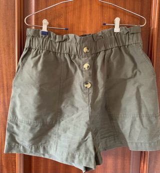 Bermudas verdes 
