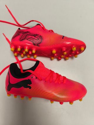 Botas de fútbol Puma talla 31 tacos