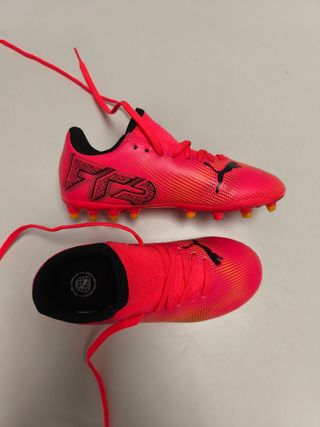 Botas de fútbol Puma talla 31 tacos