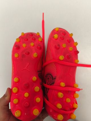 Botas de fútbol Puma talla 31 tacos