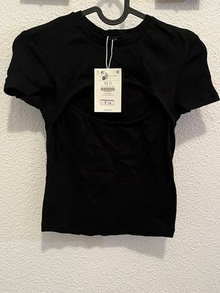 Camiseta Bershka negra con etiqueta Talla XS