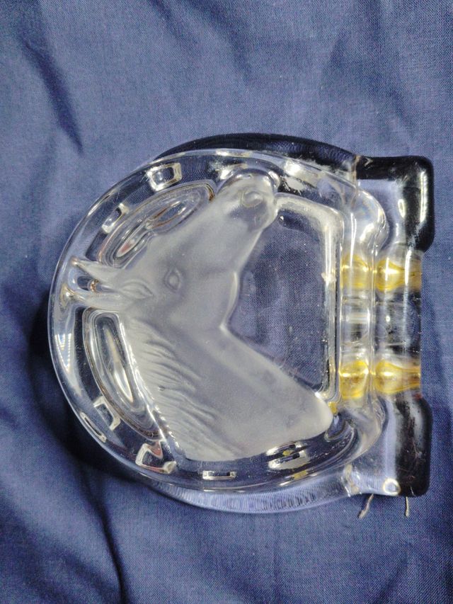 Posacenere in vetro con cavallo