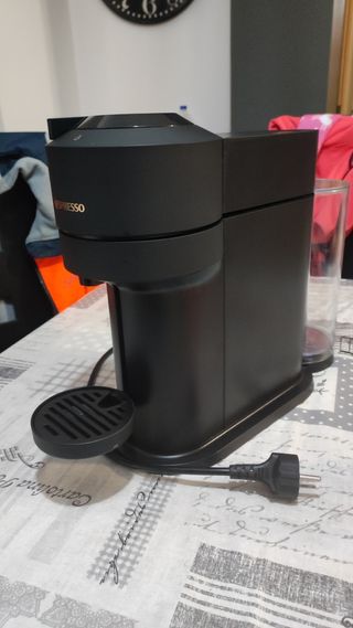 Cafetera Nespresso Vertuo Negra