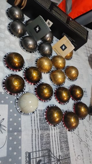 Cafetera Nespresso Vertuo Negra