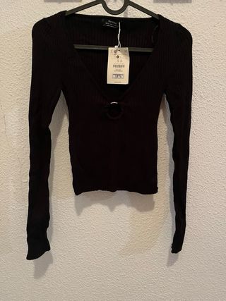 Camiseta Bershka manga larga con etiqueta Talla S