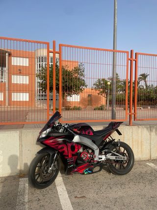 Aprilia RS4 49