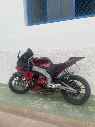 Aprilia RS4 49