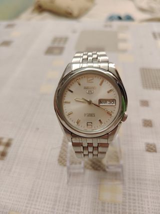 Reloj Seiko Plata y Blanco