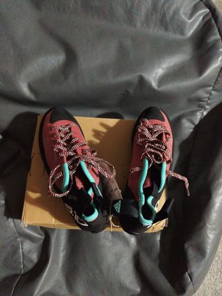 Pies de gato Niad Lace W Talla 39 1/3