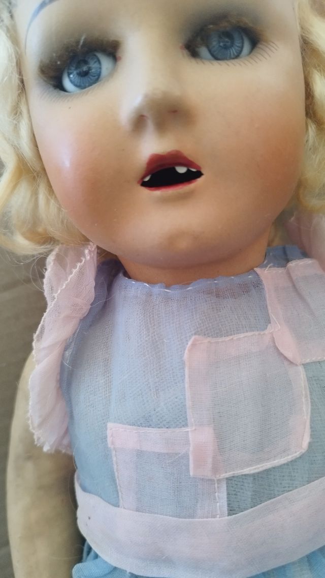 Muñeca antigua cartón piedra