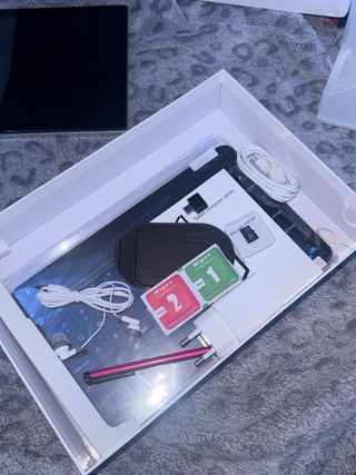 Tablet Plata y Blanca