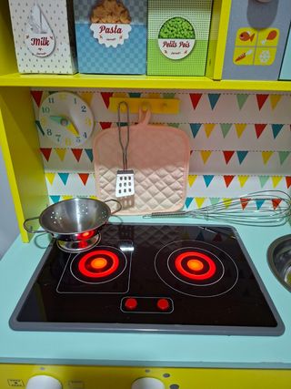 Cocinita de madera para niños