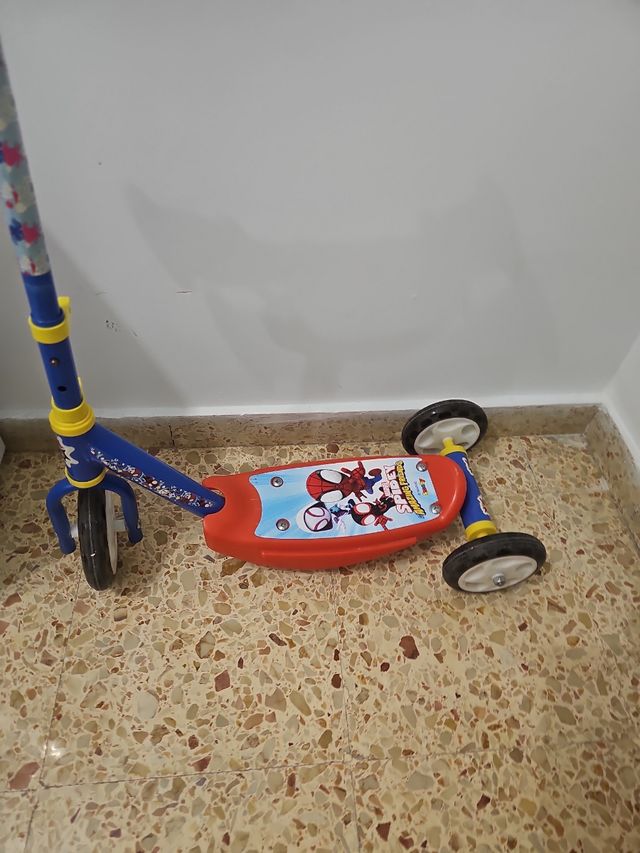Patinete infantil Spiderman 3 ruedas