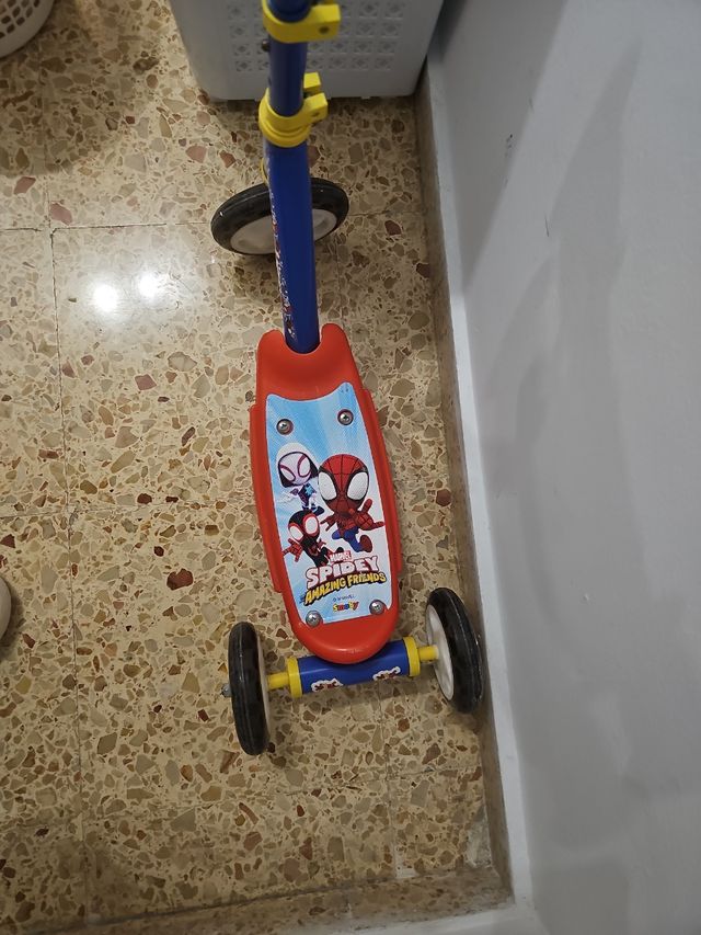 Patinete infantil Spiderman 3 ruedas