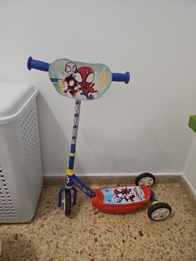 Patinete infantil Spiderman 3 ruedas