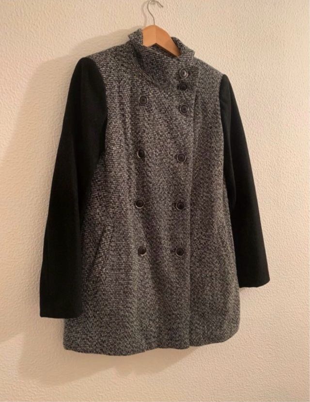 Abrigo Mango Negro y Gris