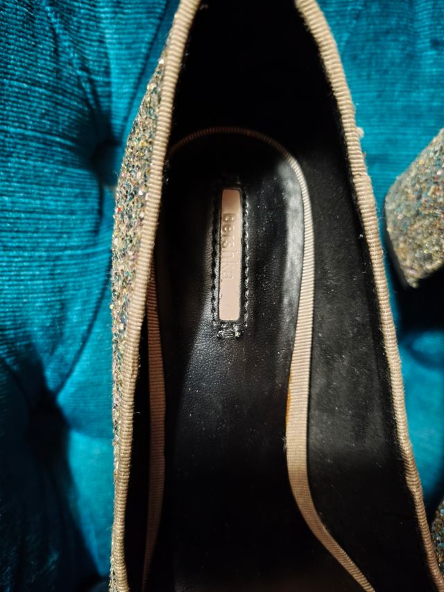 Zapatos de tacón ancho plateados