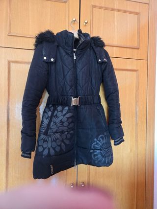 Plumas Desigual Negro con Estampado Gris