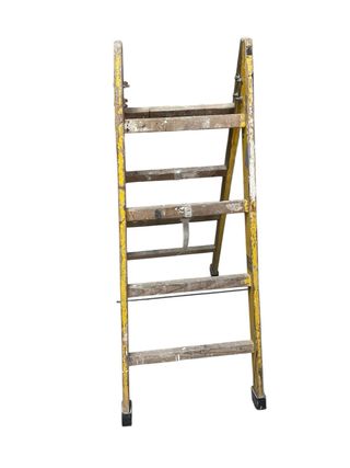 Escalera de madera plegable