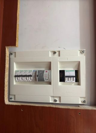 Electricista Profesional económico.