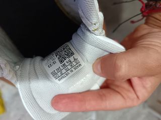 Tenis Adidas Blanco y Café